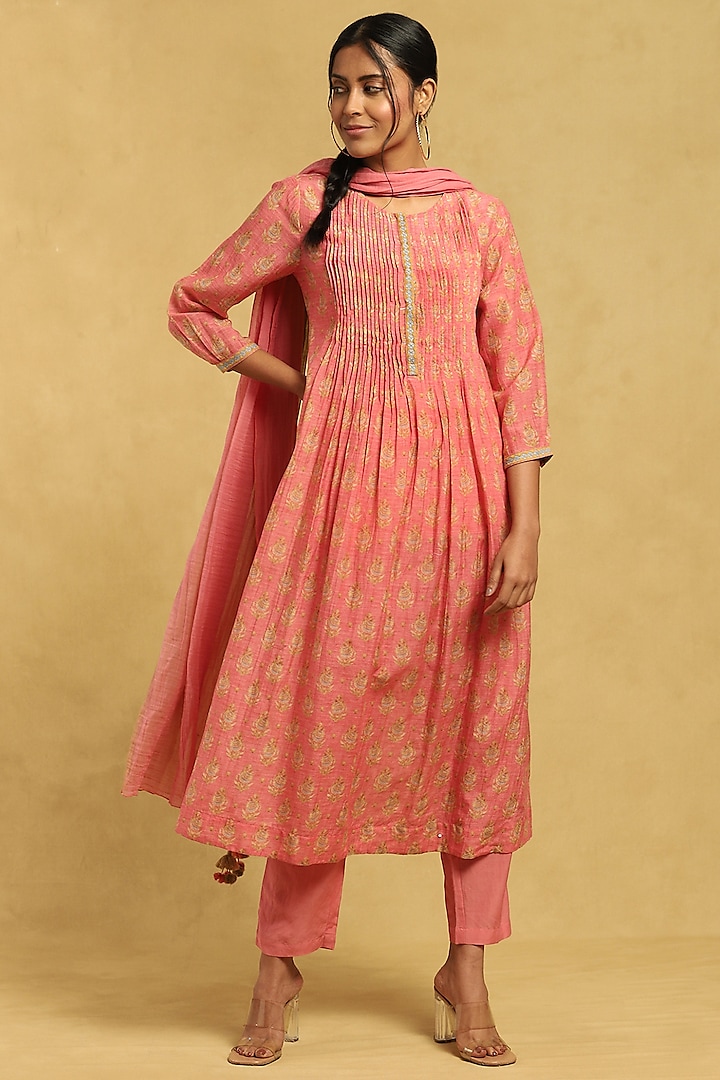 Peach Cotton Silk Printed Kurta Set by Ritu Kumar at Pernia's Pop Up Shop