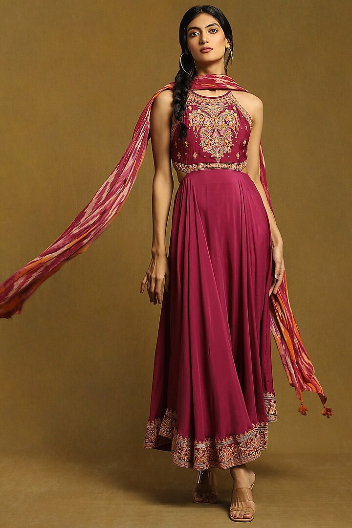 Maroon Viscose Silk Embroidered Kurta Set by Ritu Kumar