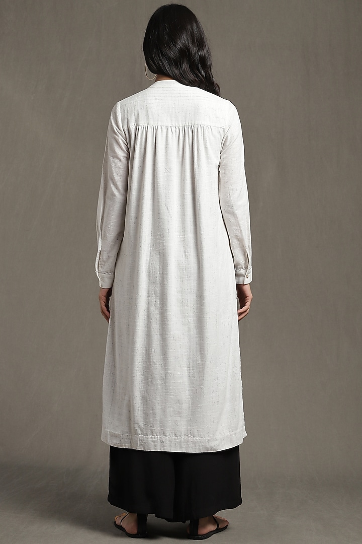 White Embroidered Kurta Set by Ritu Kumar at Pernia's Pop Up Shop