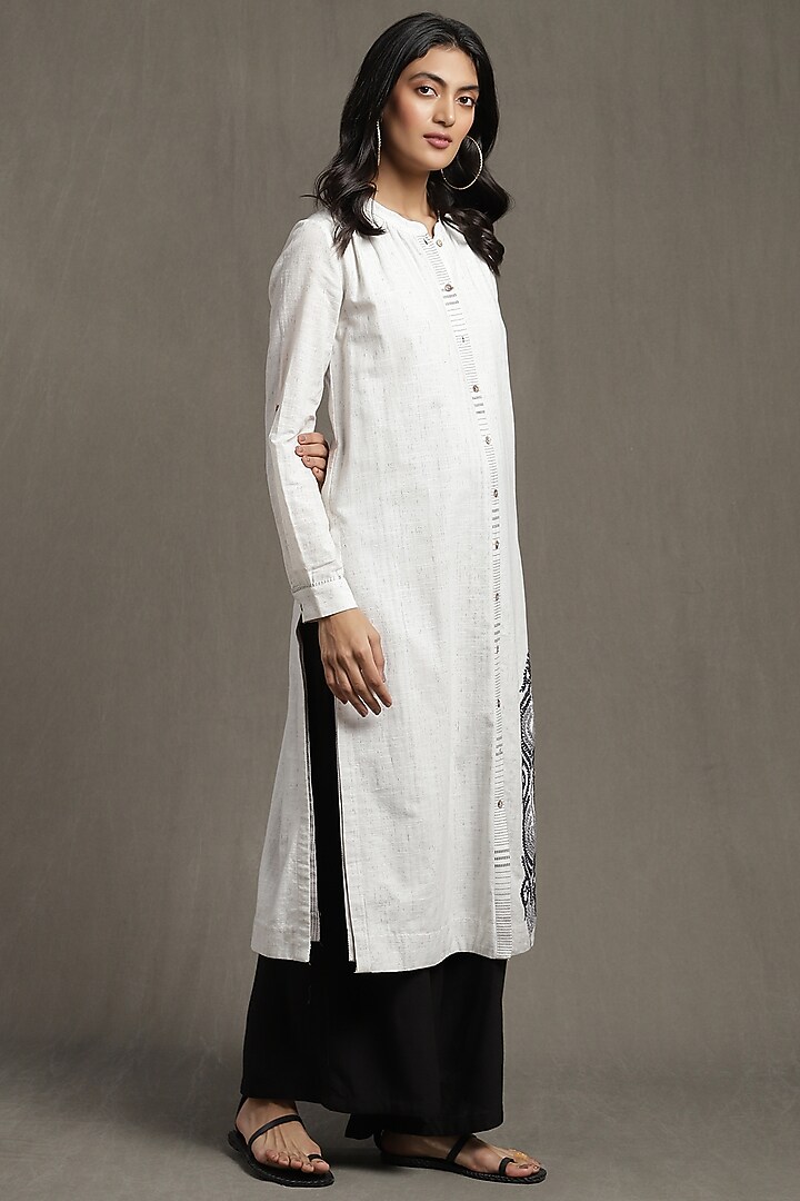White Embroidered Kurta Set by Ritu Kumar at Pernia's Pop Up Shop