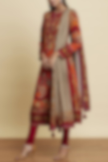 Red Embroidered Printed Kurta Set by Ritu Kumar at Pernia's Pop Up Shop