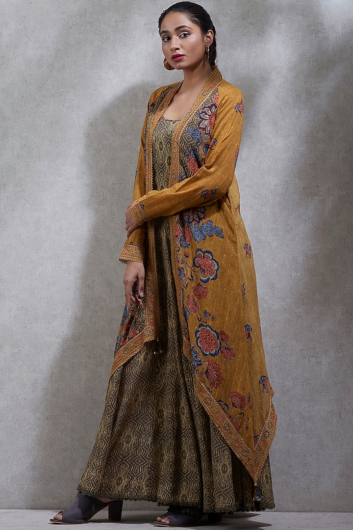 Mustard Yellow Kurta With Printed Cape by Ritu Kumar at Pernia's Pop Up Shop
