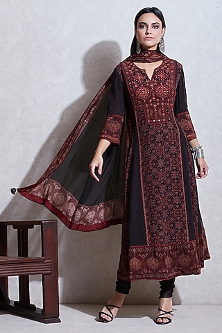 Black & Rust Orange Kurta Set by Ritu Kumar