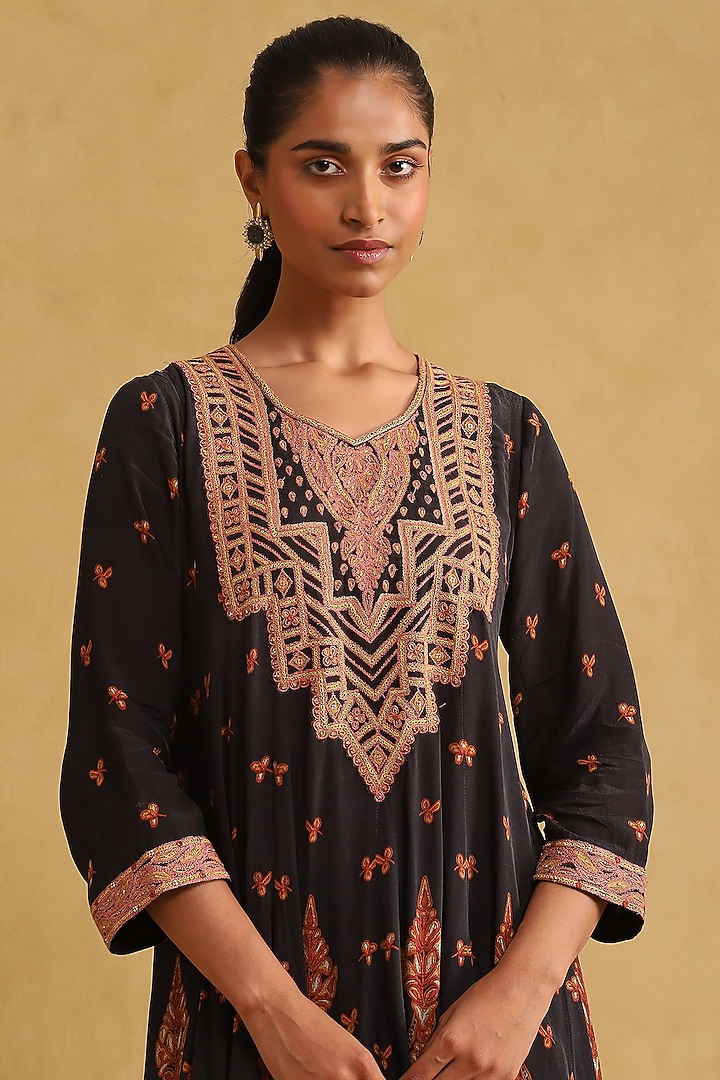 Black Crepe Printed Kurta Set by Ritu Kumar at Pernia's Pop Up Shop