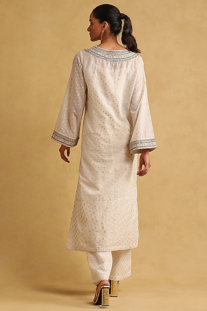 Off-White Blended Fabric Embroidered Kurta Set by Ritu Kumar at Pernia's Pop Up Shop