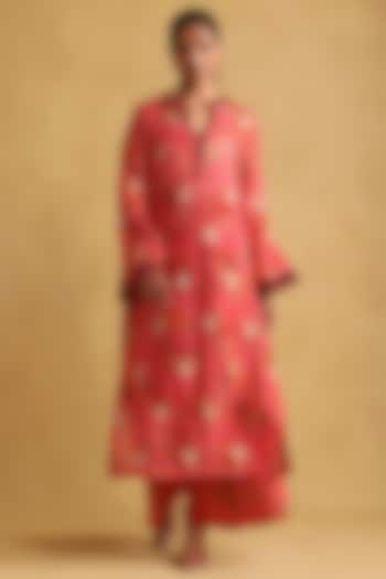 Coral Organza Floral Printed Kurta Set by Ritu Kumar at Pernia's Pop Up Shop