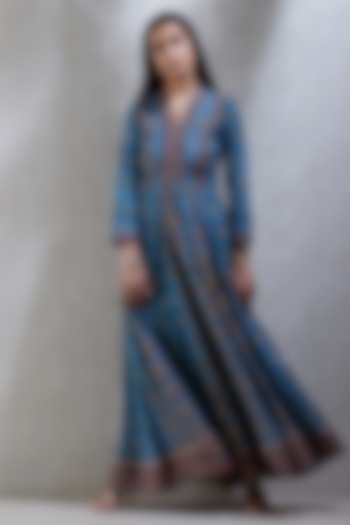 Smokey Grey Printed Long Kurta by Ritu Kumar at Pernia's Pop Up Shop