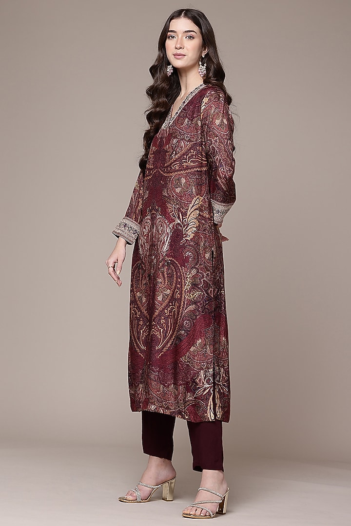 Maroon Viscose Paisley Printed Kurta Set by Ritu Kumar at Pernia's Pop Up Shop