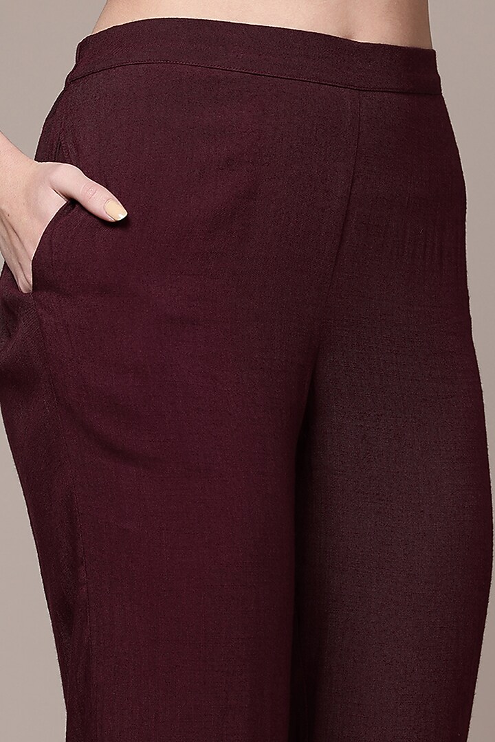 Maroon Viscose Paisley Printed Kurta Set by Ritu Kumar at Pernia's Pop Up Shop