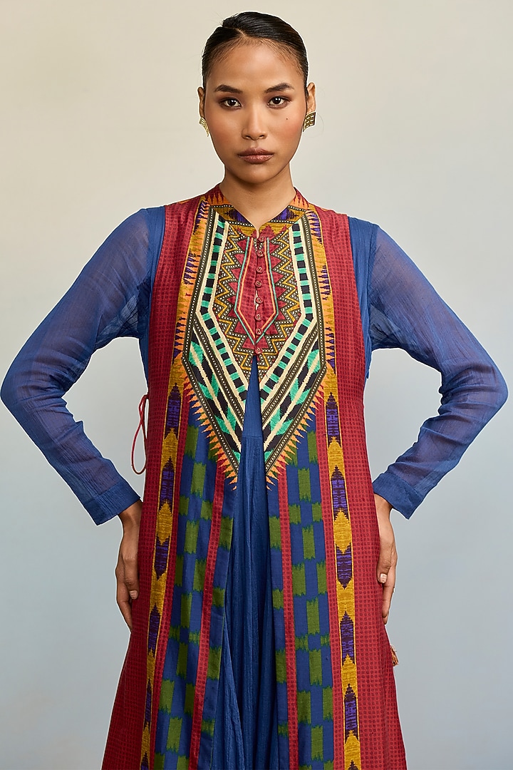Red Cotton Amazon Kurta With Shrug by Ritu Kumar at Pernia's Pop Up Shop