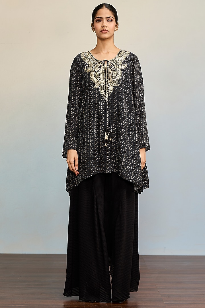 Black Rayon Crepe Kurta by Ritu Kumar at Pernia's Pop Up Shop