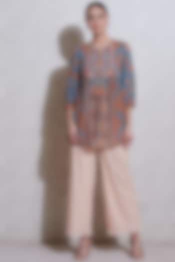 Smokey Grey Floral Printed Kurta by Ritu Kumar at Pernia's Pop Up Shop