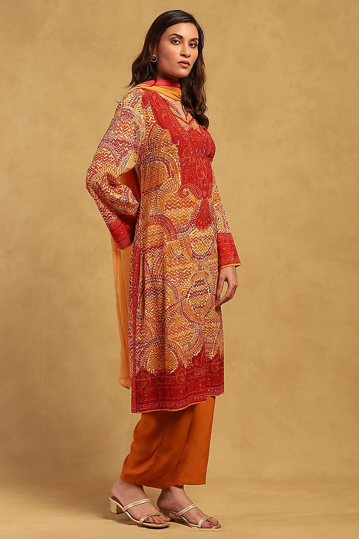 Beige Viscose Crepe Paisley Printed Kurta Set by Ritu Kumar at Pernia's Pop Up Shop