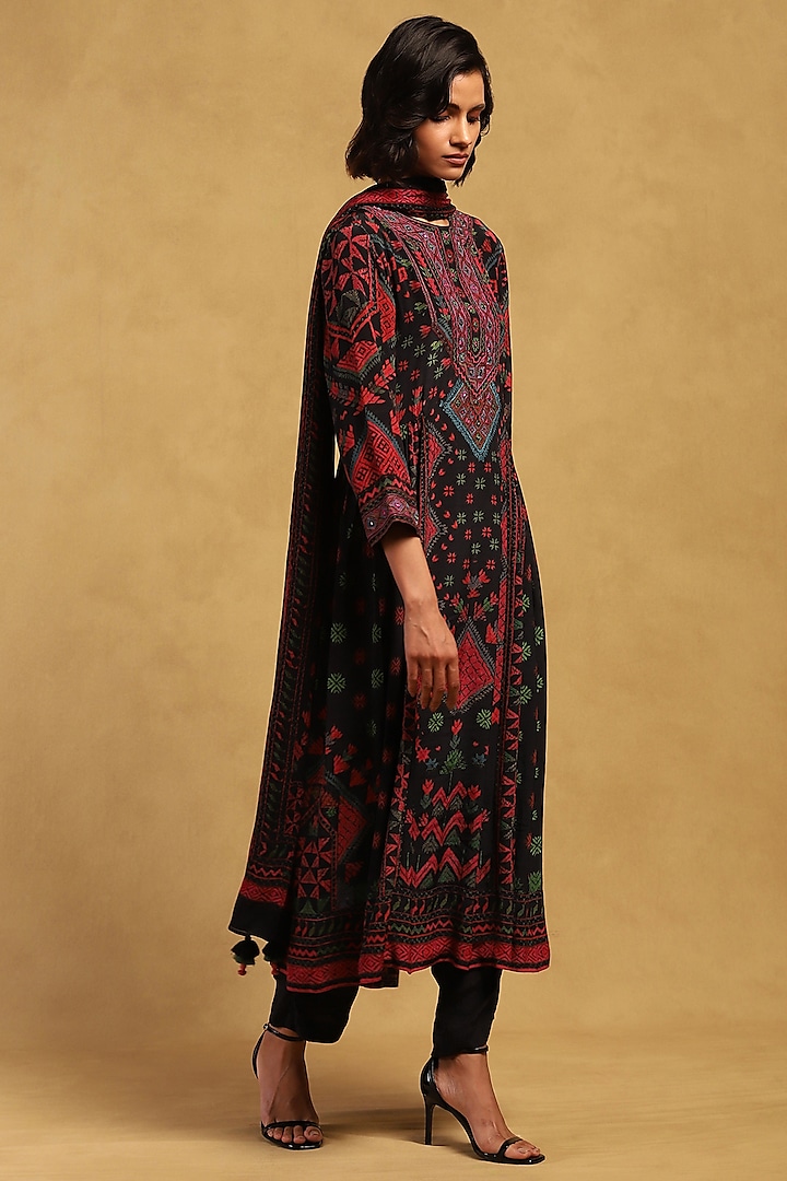 Black Viscose Crepe Geometric Printed Kurta Set by Ritu Kumar at Pernia's Pop Up Shop