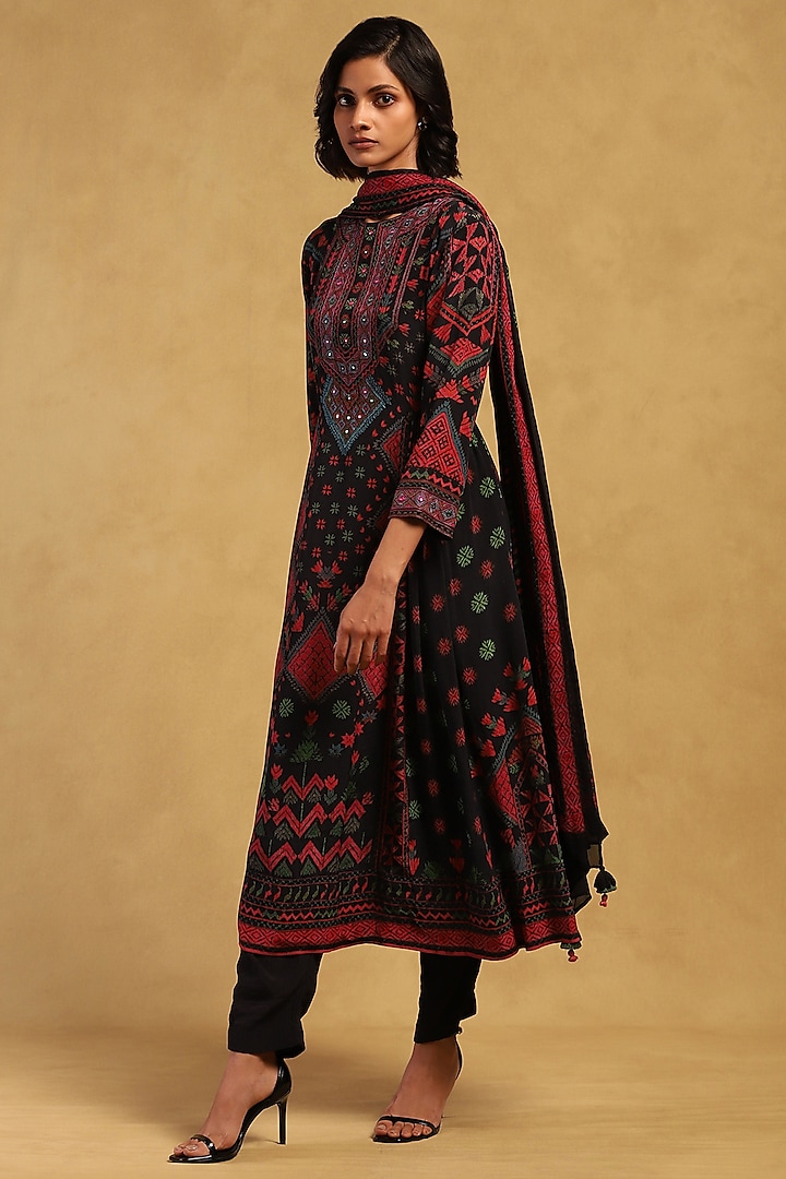 Black Viscose Crepe Geometric Printed Kurta Set by Ritu Kumar at Pernia's Pop Up Shop