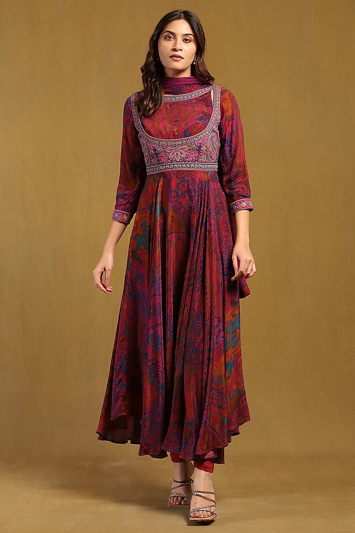 Pink Viscose Crepe Paisley Printed Kurta Set by Ritu Kumar at Pernia's Pop Up Shop