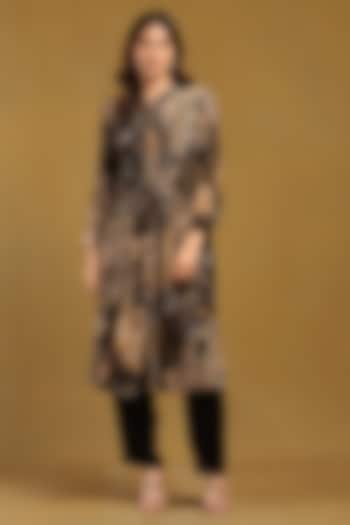 Black Viscose Crepe Paisley Printed Kurta by Ritu Kumar at Pernia's Pop Up Shop