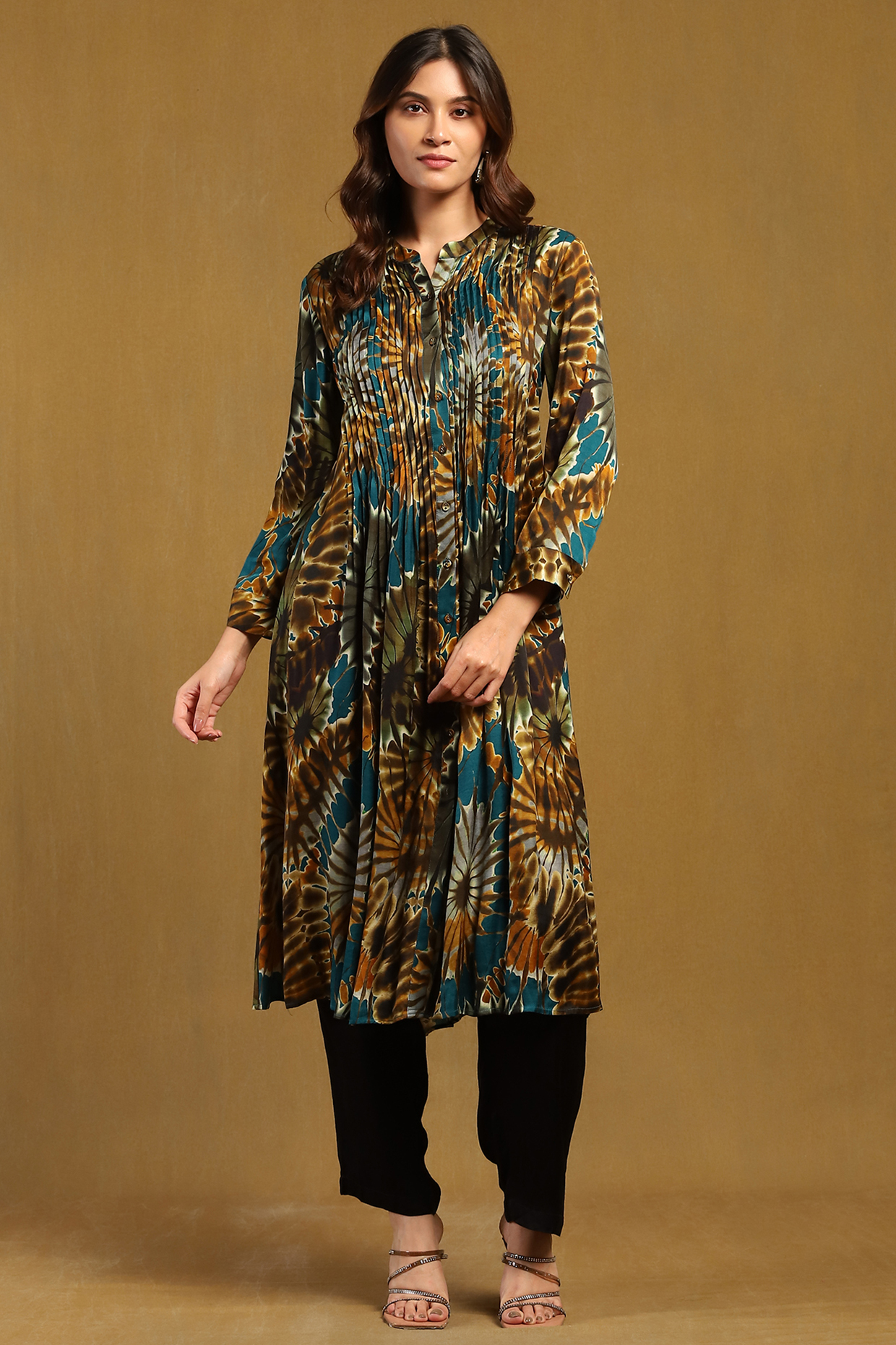 Green Satin Abstract Printed Kurta by Ritu Kumar at Pernia's Pop Up Shop