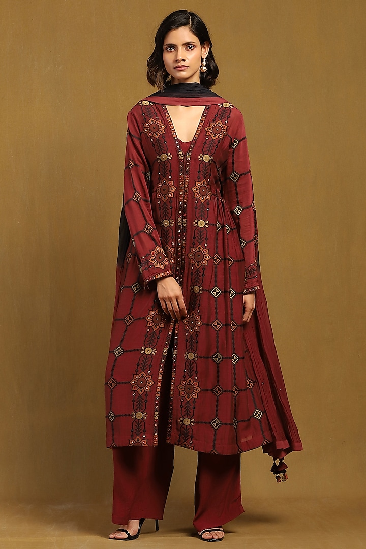 Red Cotton Silk Jacquard Kurta Set by Ritu Kumar at Pernia's Pop Up Shop