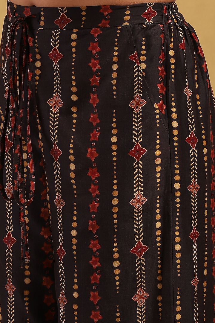 Black Cotton Voile Floral Printed Kurta Set by Ritu Kumar at Pernia's Pop Up Shop
