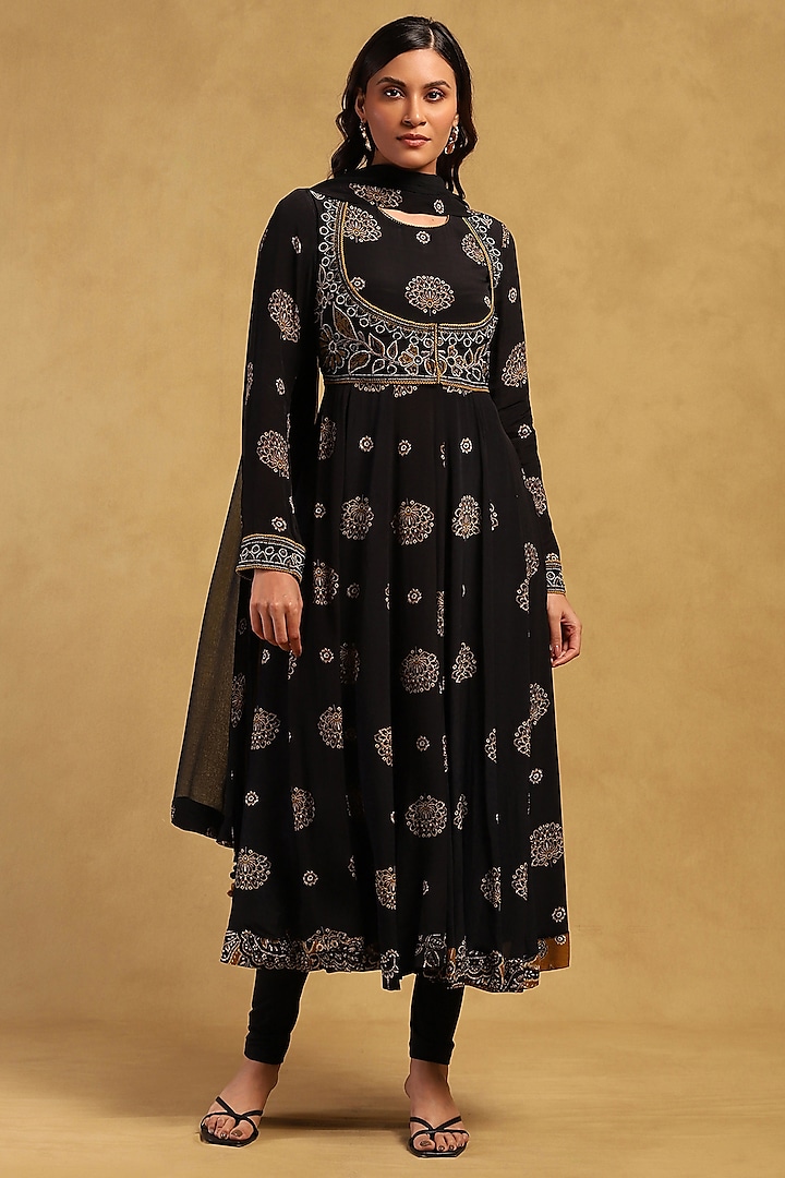 Black Viscose Crepe Floral Printed Kurta Set by Ritu Kumar at Pernia's Pop Up Shop