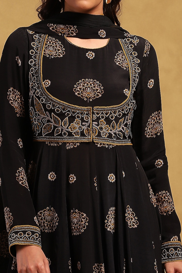 Black Viscose Crepe Floral Printed Kurta Set by Ritu Kumar at Pernia's Pop Up Shop