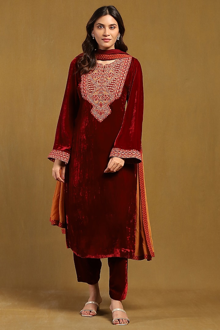 Red Silk Velvet Kurta Set by Ritu Kumar at Pernia's Pop Up Shop