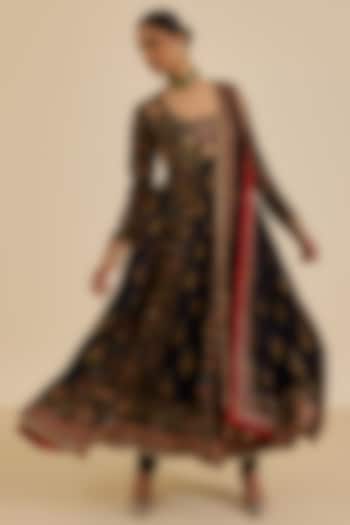 Black Rayon Crepe Floral Printed & Hand Embroidered Kurta Set by Ritu Kumar at Pernia's Pop Up Shop