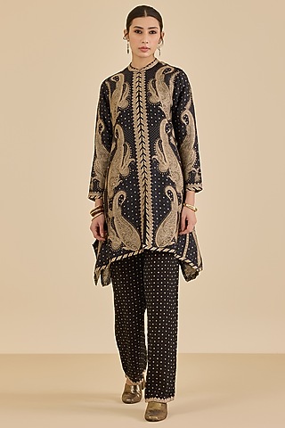 Black & Beige Murshidabad Silk Paisley Printed Kurta Set by Ritu Kumar