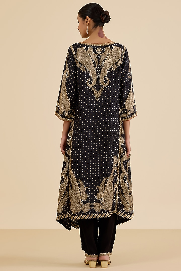 Black & Beige Murshidabad Silk Paisley Printed Kurta Set by Ritu Kumar at Pernia's Pop Up Shop