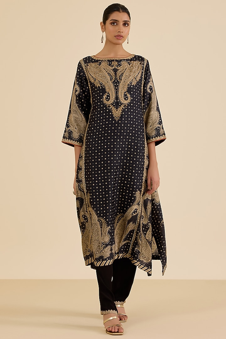 Black & Beige Murshidabad Silk Paisley Printed Kurta Set by Ritu Kumar at Pernia's Pop Up Shop