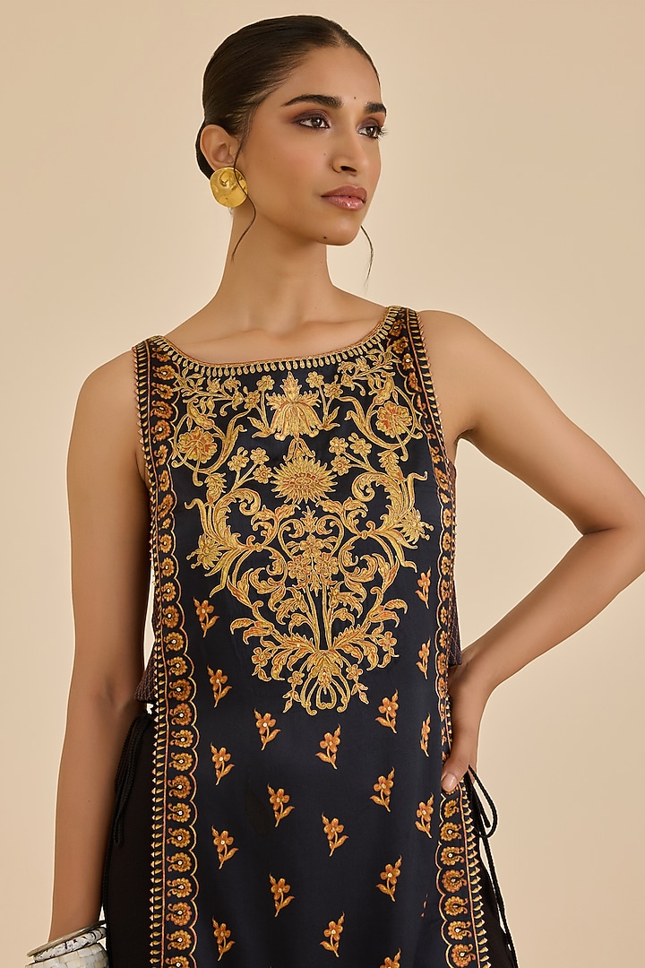 Black Bubble Georgette Gharara Set by Ritu Kumar at Pernia's Pop Up Shop