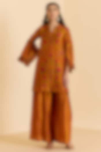 Yellow Murshidabad Silk Floral Printed Kurta Set by Ritu Kumar at Pernia's Pop Up Shop