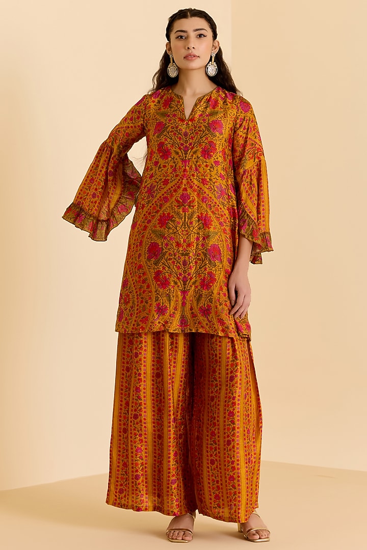 Yellow Murshidabad Silk Floral Printed Kurta Set by Ritu Kumar at Pernia's Pop Up Shop
