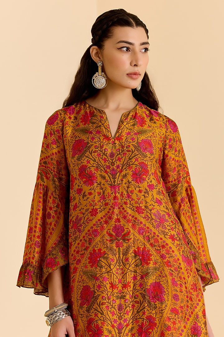 Yellow Murshidabad Silk Floral Printed Kurta Set by Ritu Kumar at Pernia's Pop Up Shop