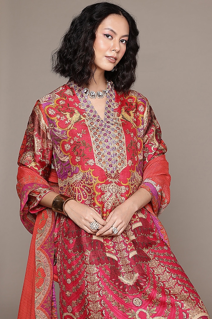 Fuchsia & Purple Murshidabad Silk Embroidered Kurta Set by Ritu Kumar at Pernia's Pop Up Shop