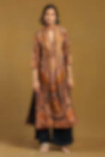 Indigo & Beige Murshidabad Silk Embroidered Kurta Set by Ritu Kumar at Pernia's Pop Up Shop