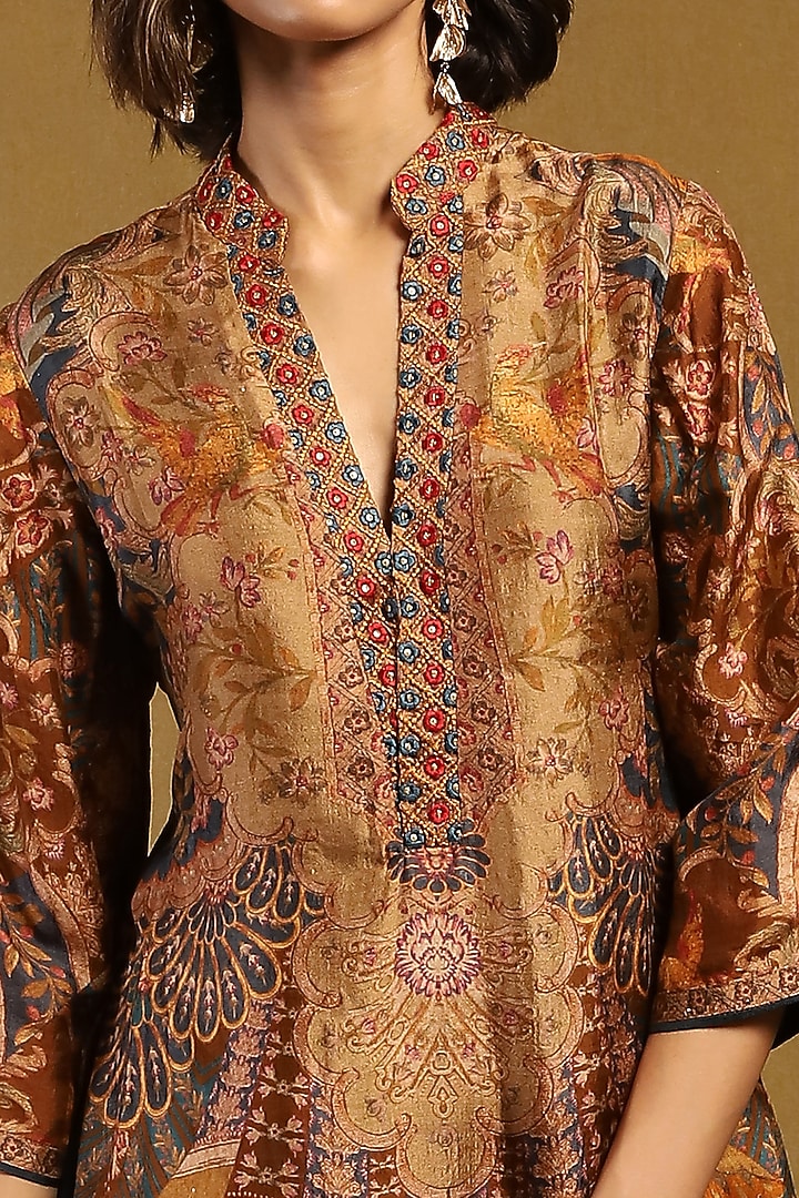Indigo & Beige Murshidabad Silk Embroidered Kurta Set by Ritu Kumar at Pernia's Pop Up Shop