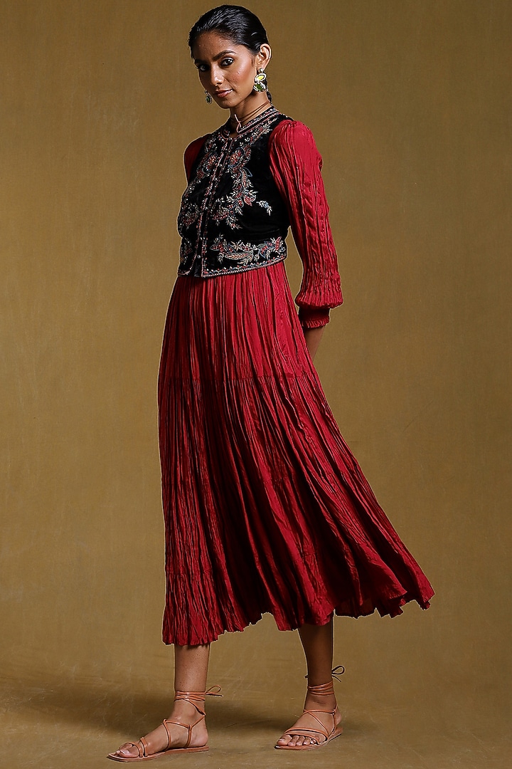 Burgundy Viscose Silk Crinkled Midi Summer Dress With Jacket by Ritu Kumar at Pernia's Pop Up Shop