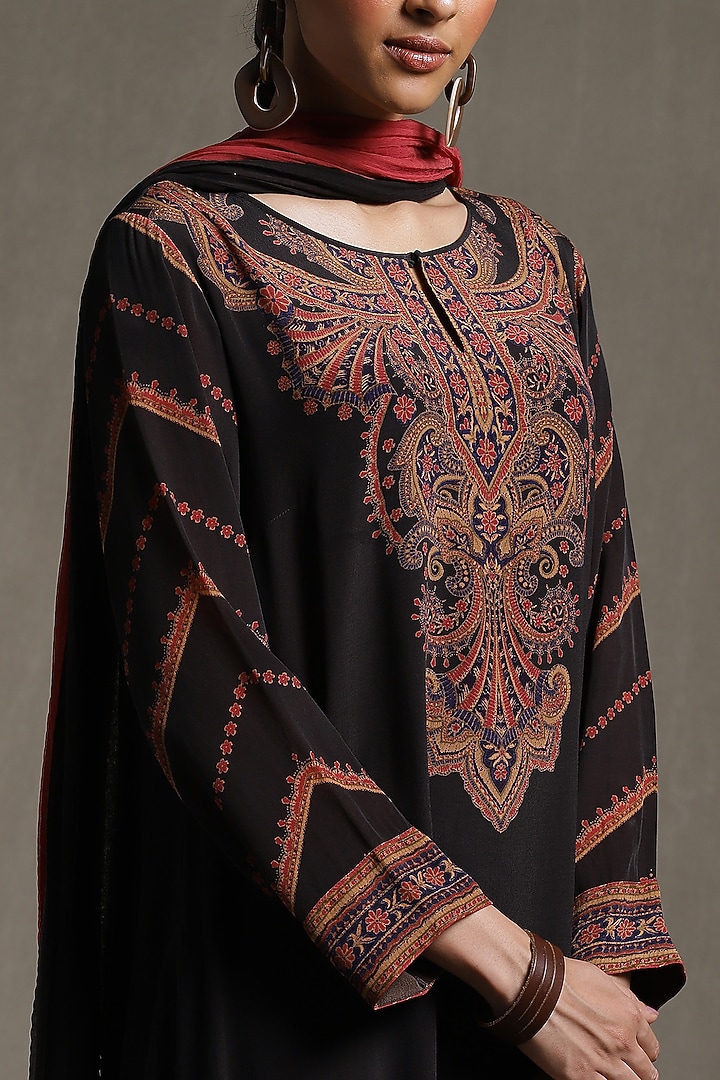 Black Printed Kurta Set by Ritu Kumar at Pernia's Pop Up Shop