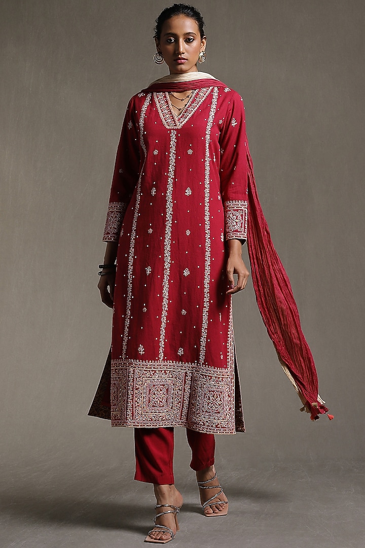 Maroon Embroidered Kurta Set by Ritu Kumar at Pernia's Pop Up Shop