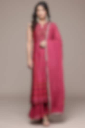 Pink Raw Silk Chanderi Geometric Printed Kurta Set by Ritu Kumar at Pernia's Pop Up Shop