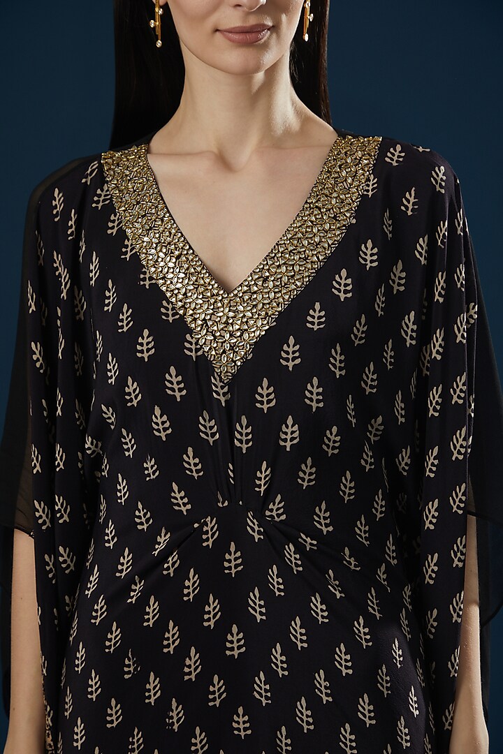 Black Printed Kaftan by Ritu Pande at Pernia's Pop Up Shop