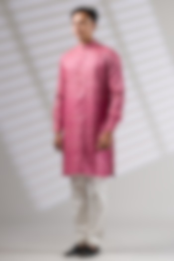 Pink Silk Embroidered Kurta Set by Ritika Patel at Pernia's Pop Up Shop