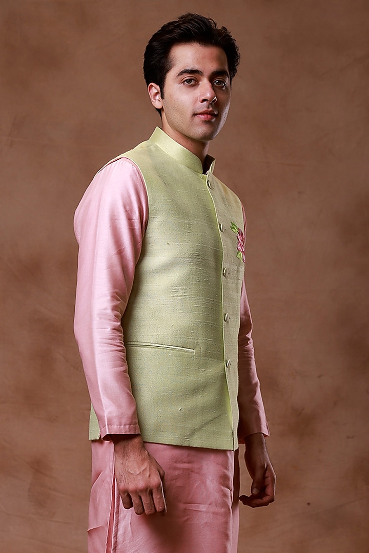 Green Raw Silk Hand Embroidered Bundi Set by Ritika Patel at Pernia's Pop Up Shop