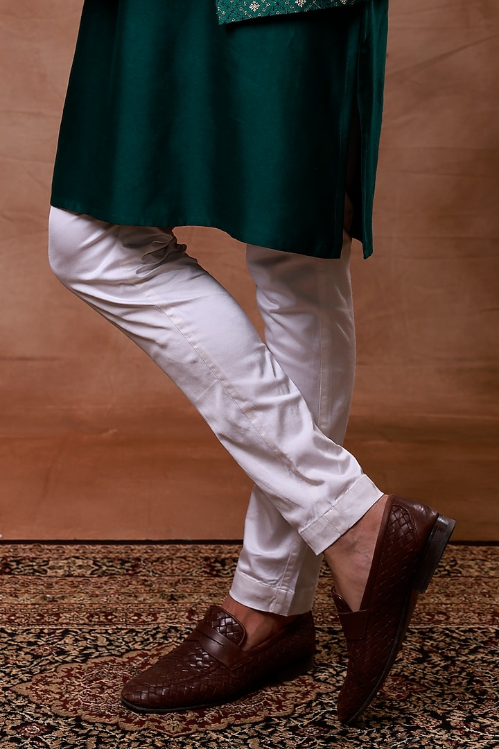 Green Raw Silk Hand Embroidered Bundi Set by Ritika Patel at Pernia's Pop Up Shop