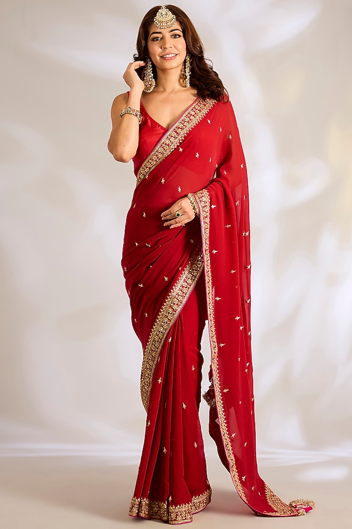 Red Georgette Dori Embroidered Reception Saree Set by Ritu Surana at Pernia's Pop Up Shop