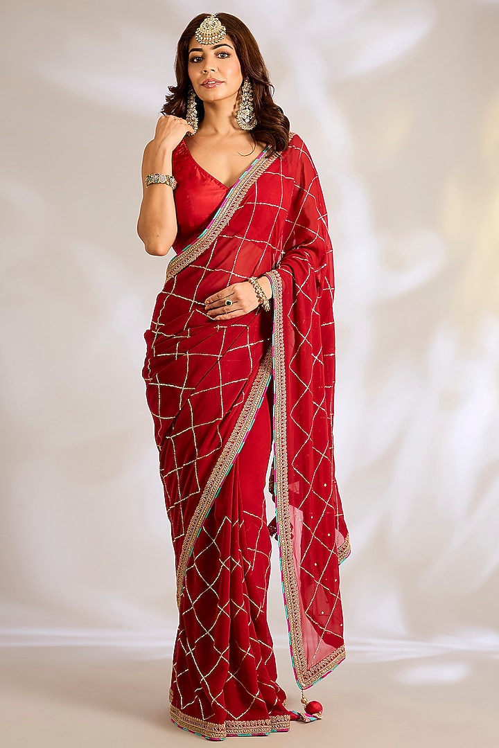 Red Georgette Dori Embroidered Reception Saree Set by Ritu Surana at Pernia's Pop Up Shop