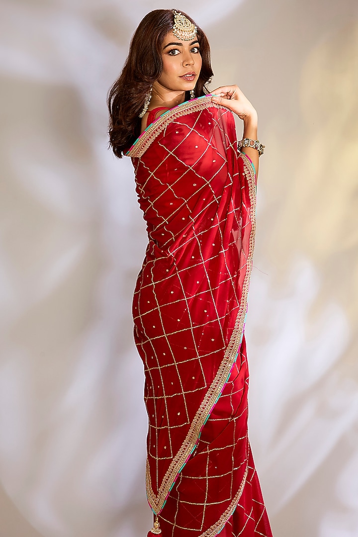 Red Georgette Dori Embroidered Reception Saree Set by Ritu Surana at Pernia's Pop Up Shop