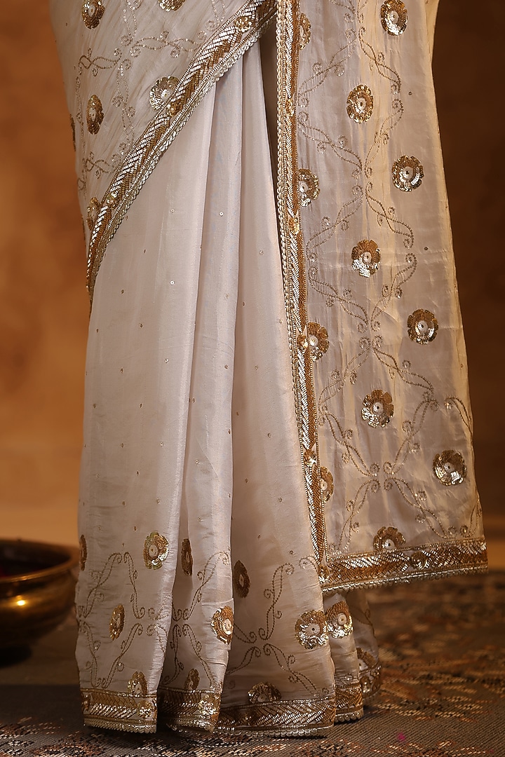 Off-White Katan Silk Tissue Sequins Embroidered Reception Saree Set by Ritu Surana at Pernia's Pop Up Shop